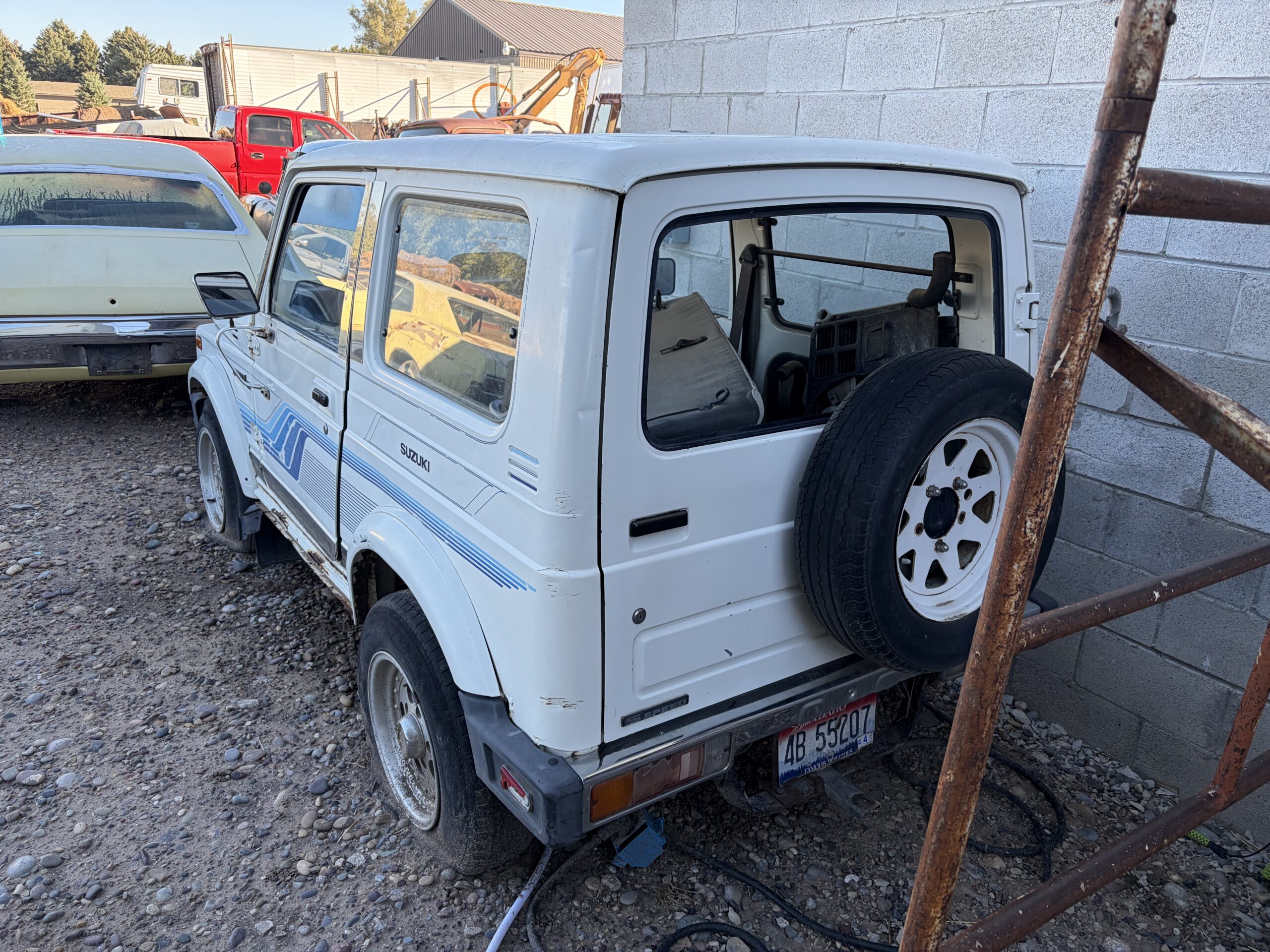 
								1985 Suzuki Samurai Tin Top full									