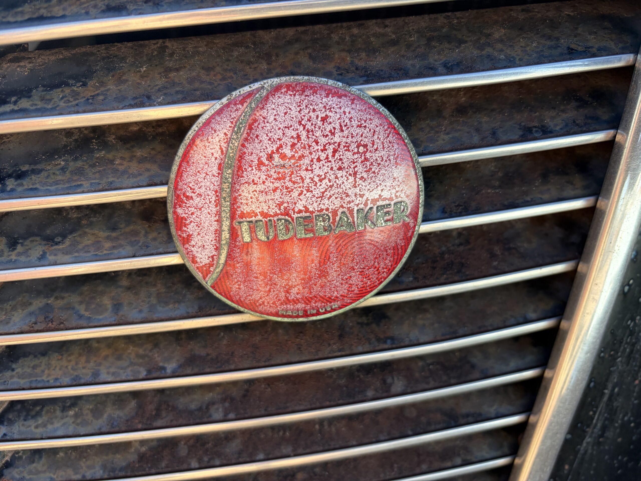 
								1937 Studebaker Sedan full									