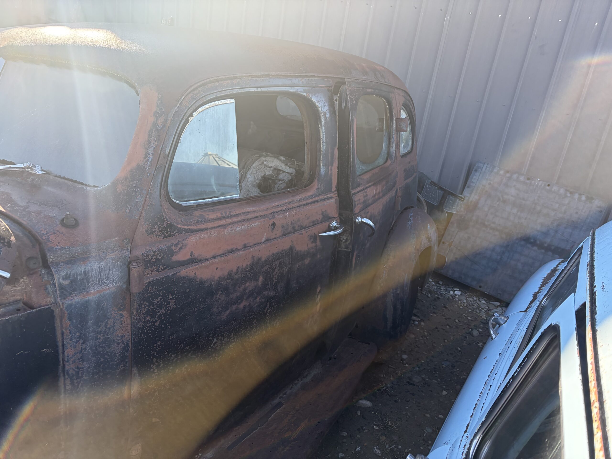 
								1937 Studebaker Sedan full									