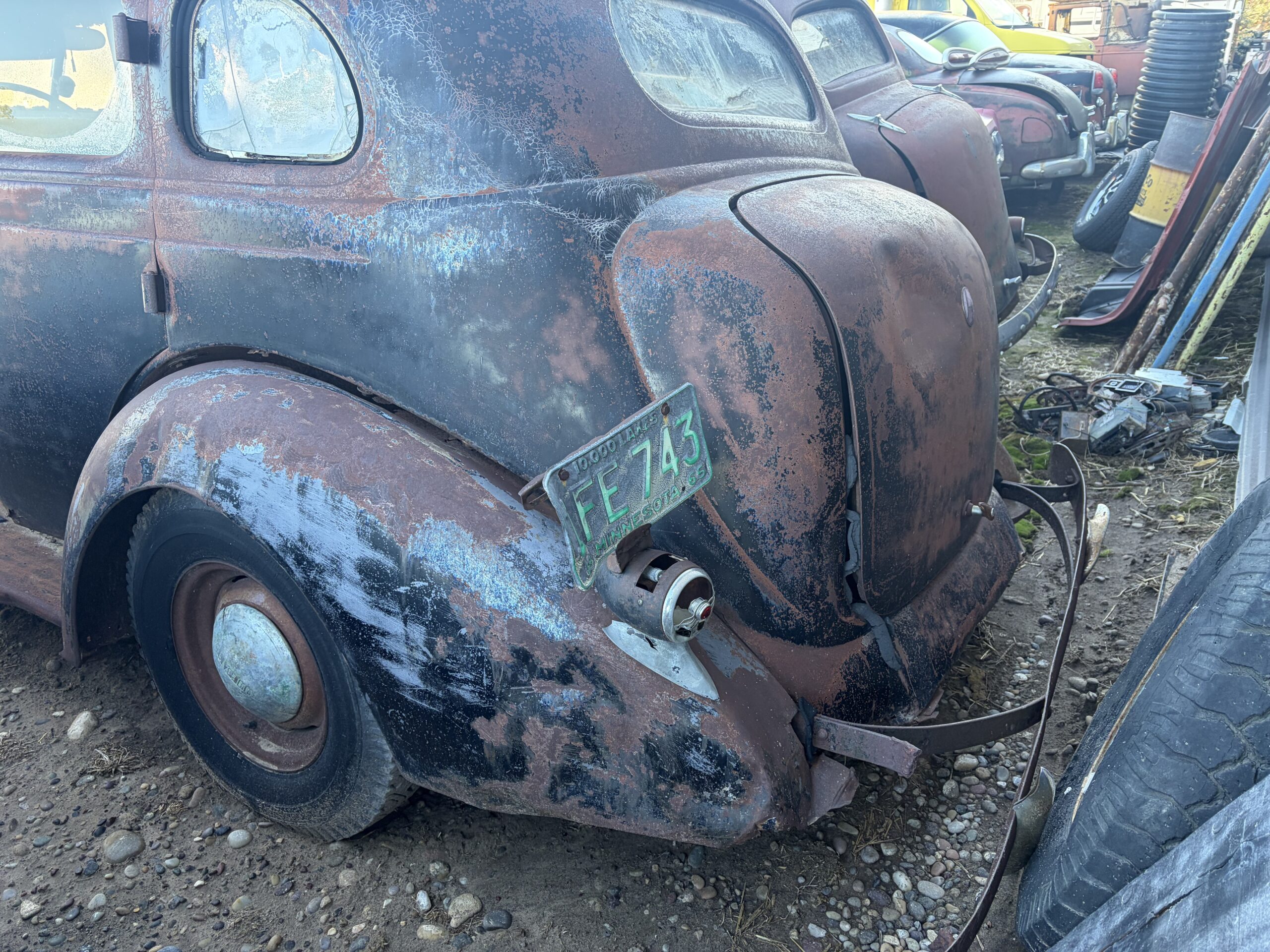 
								1937 Studebaker Sedan full									