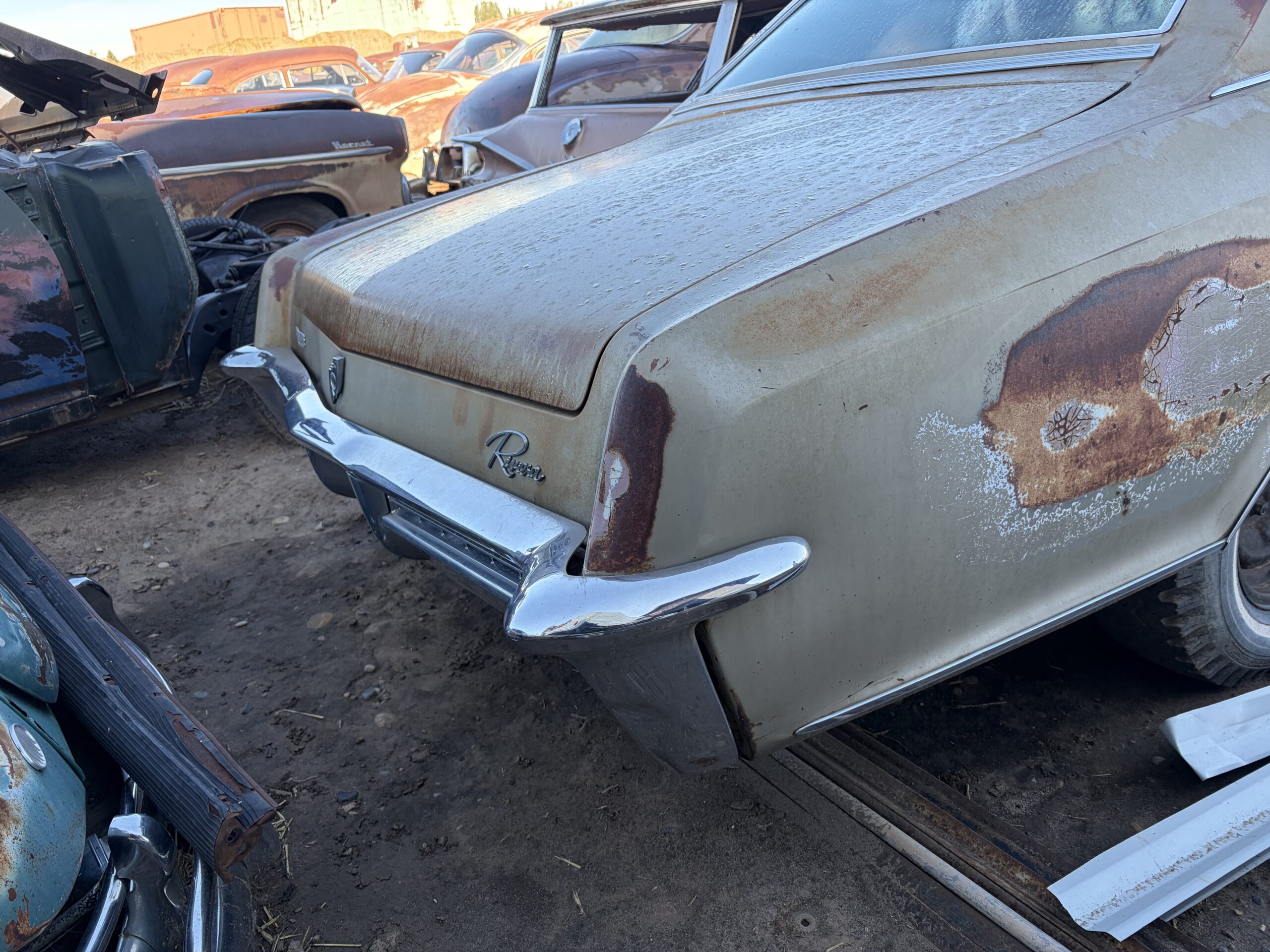 
								1965 Buick Riviera full									
