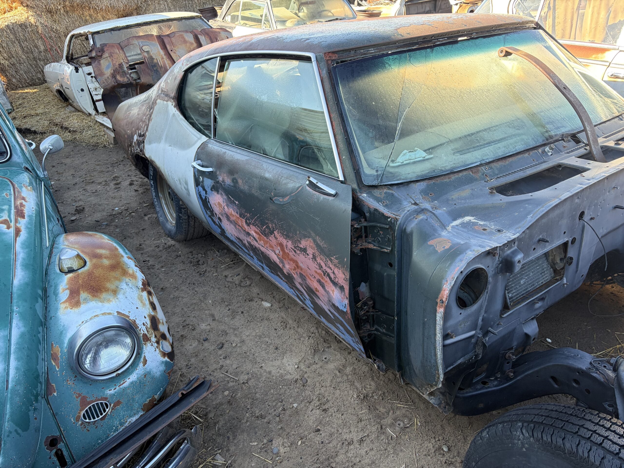 
								1969 Pontiac GTO full									