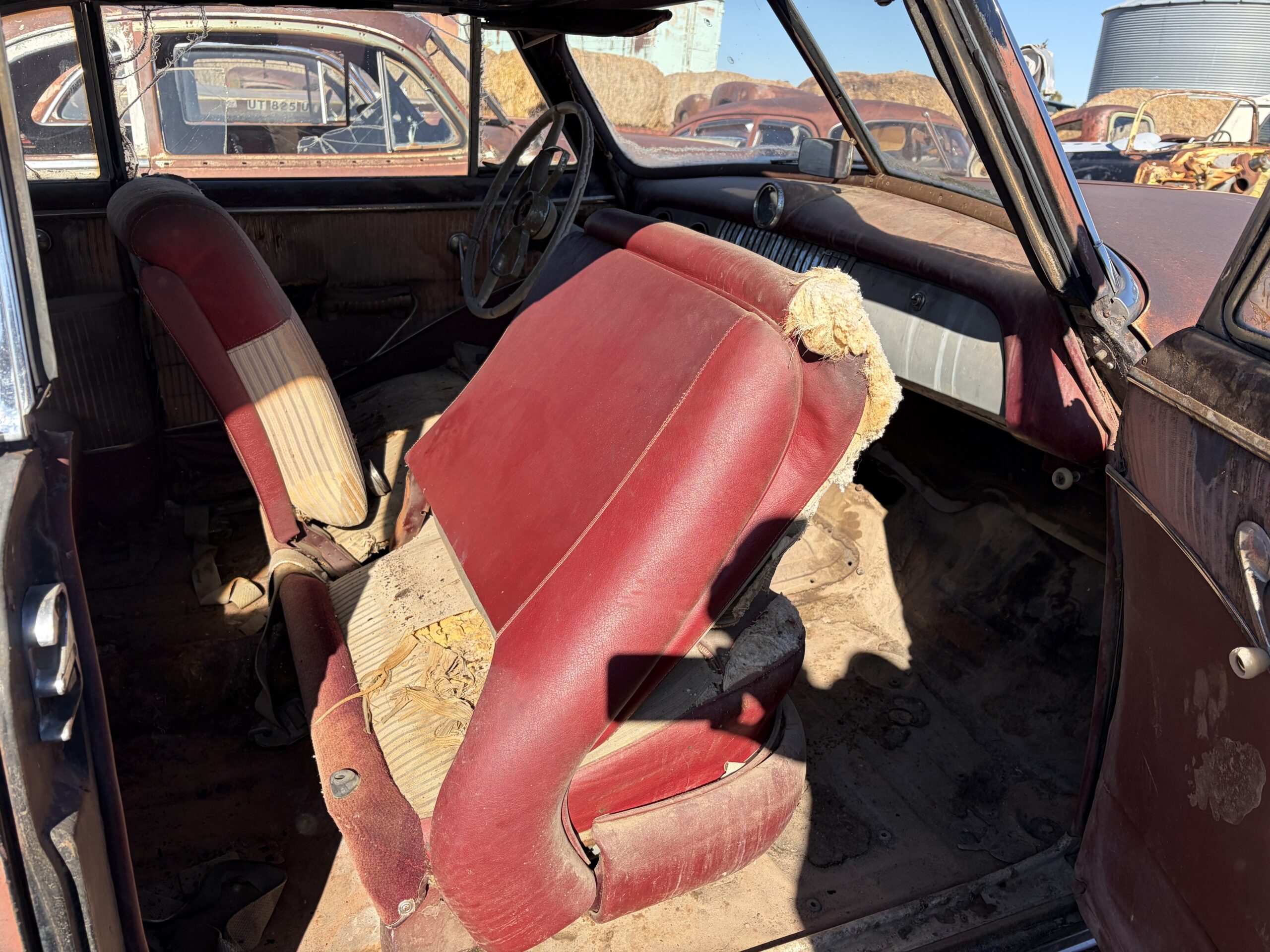 
								1952 Chevrolet Deluxe full									