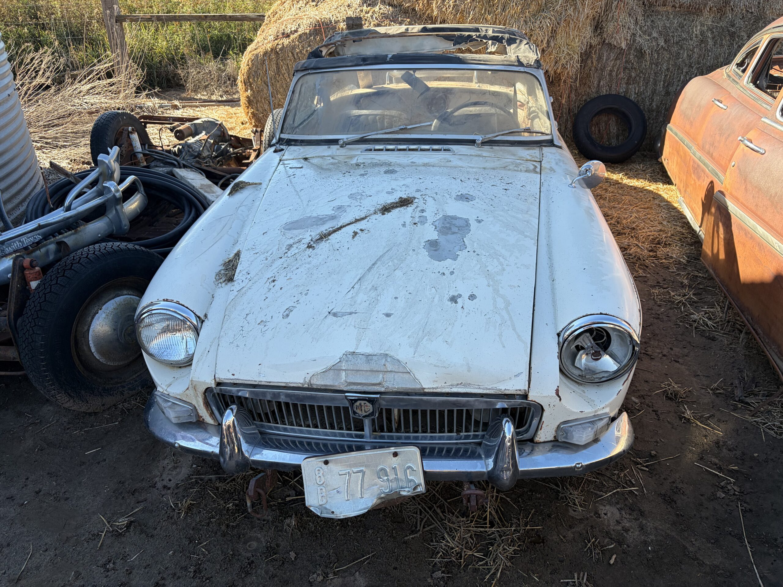 
								1962 MGB Roadster full									