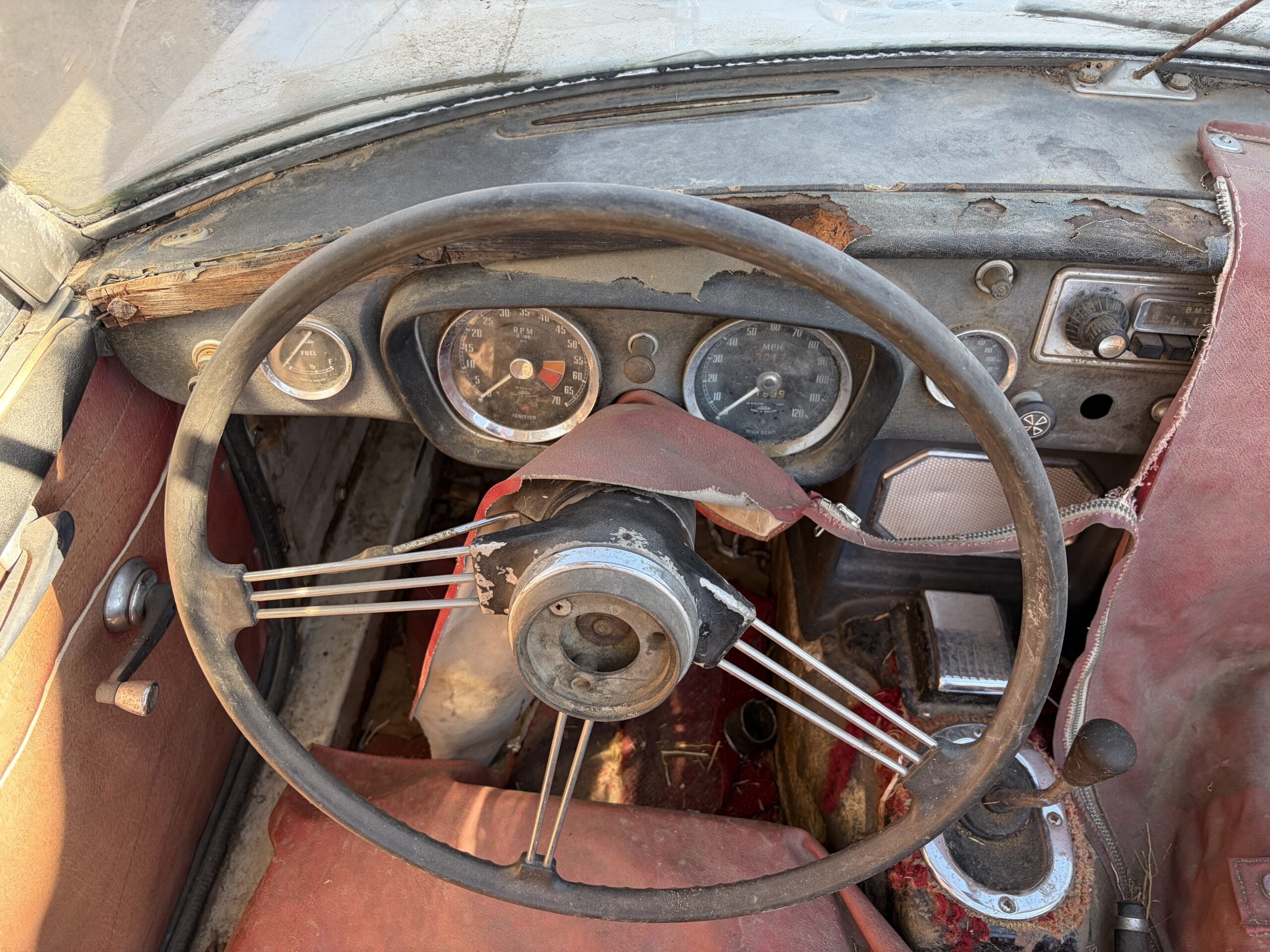 
								1962 MGB Roadster full									