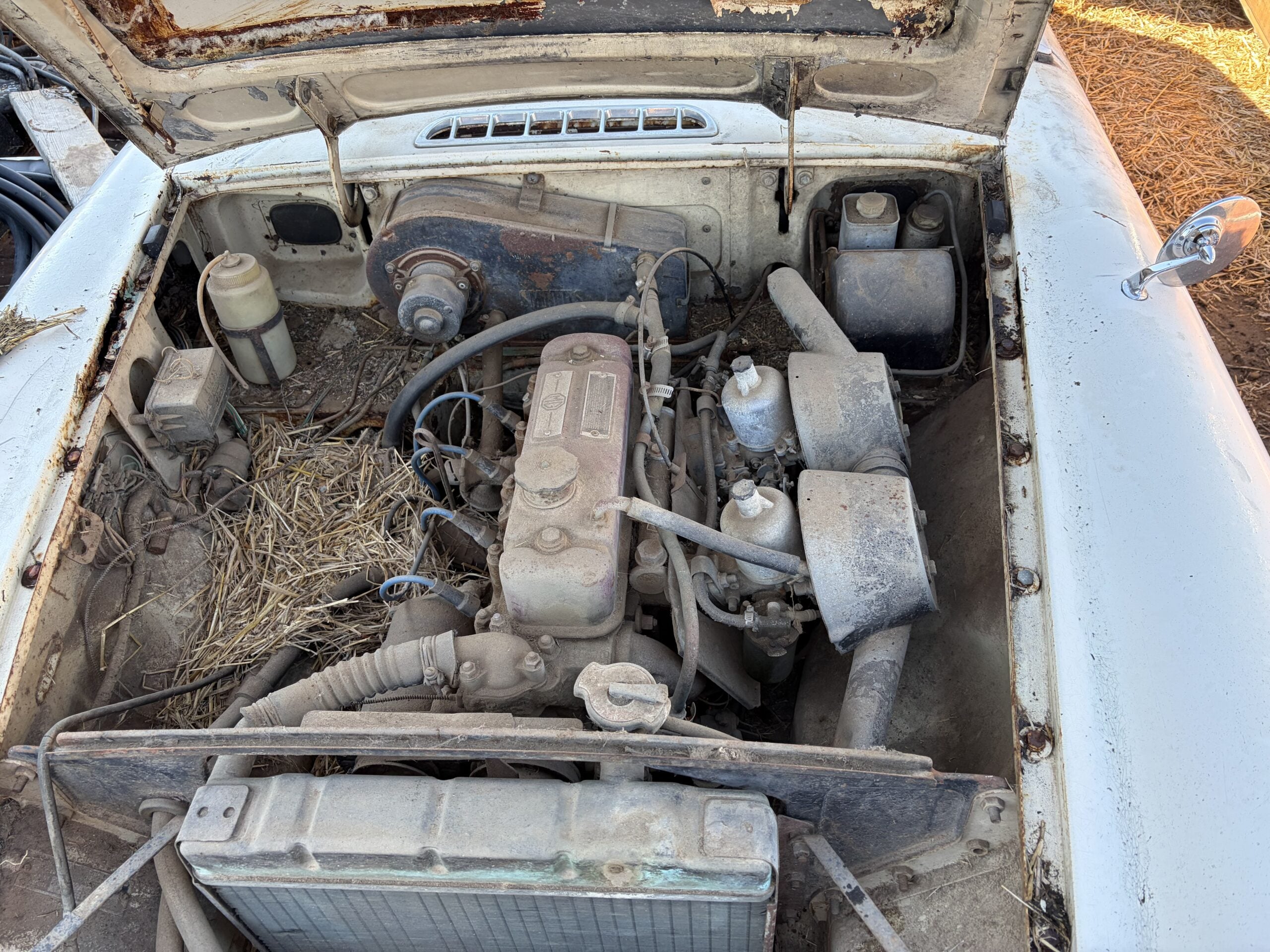 
								1962 MGB Roadster full									