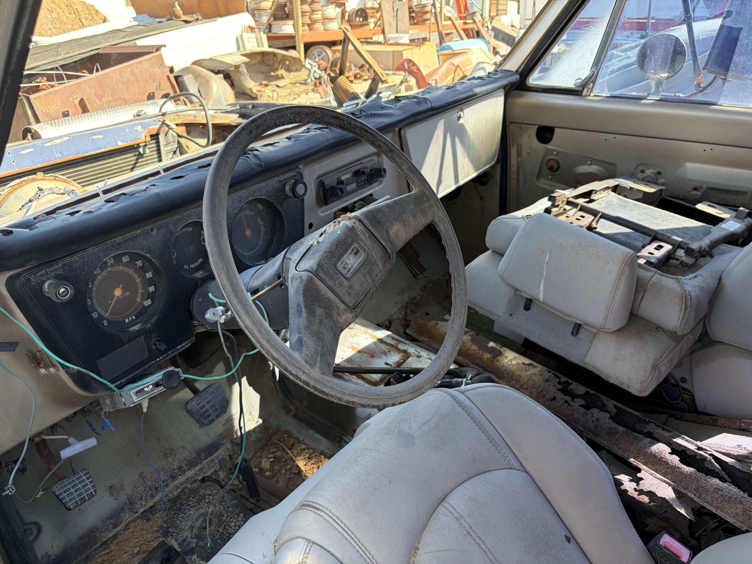 
								1970 GMC 3-door Suburban 4×4 full									