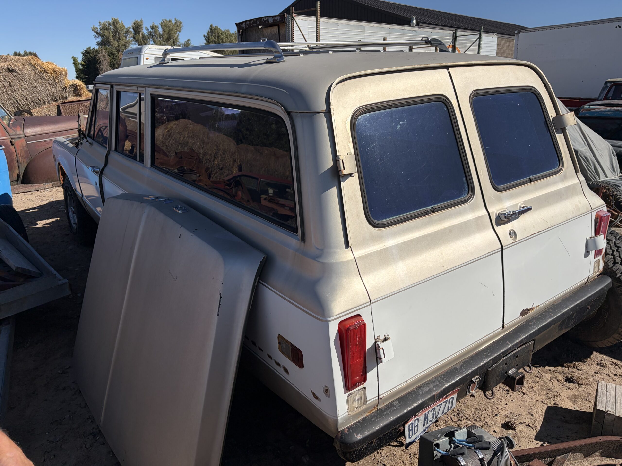 
								1970 GMC 3-door Suburban 4×4 full									