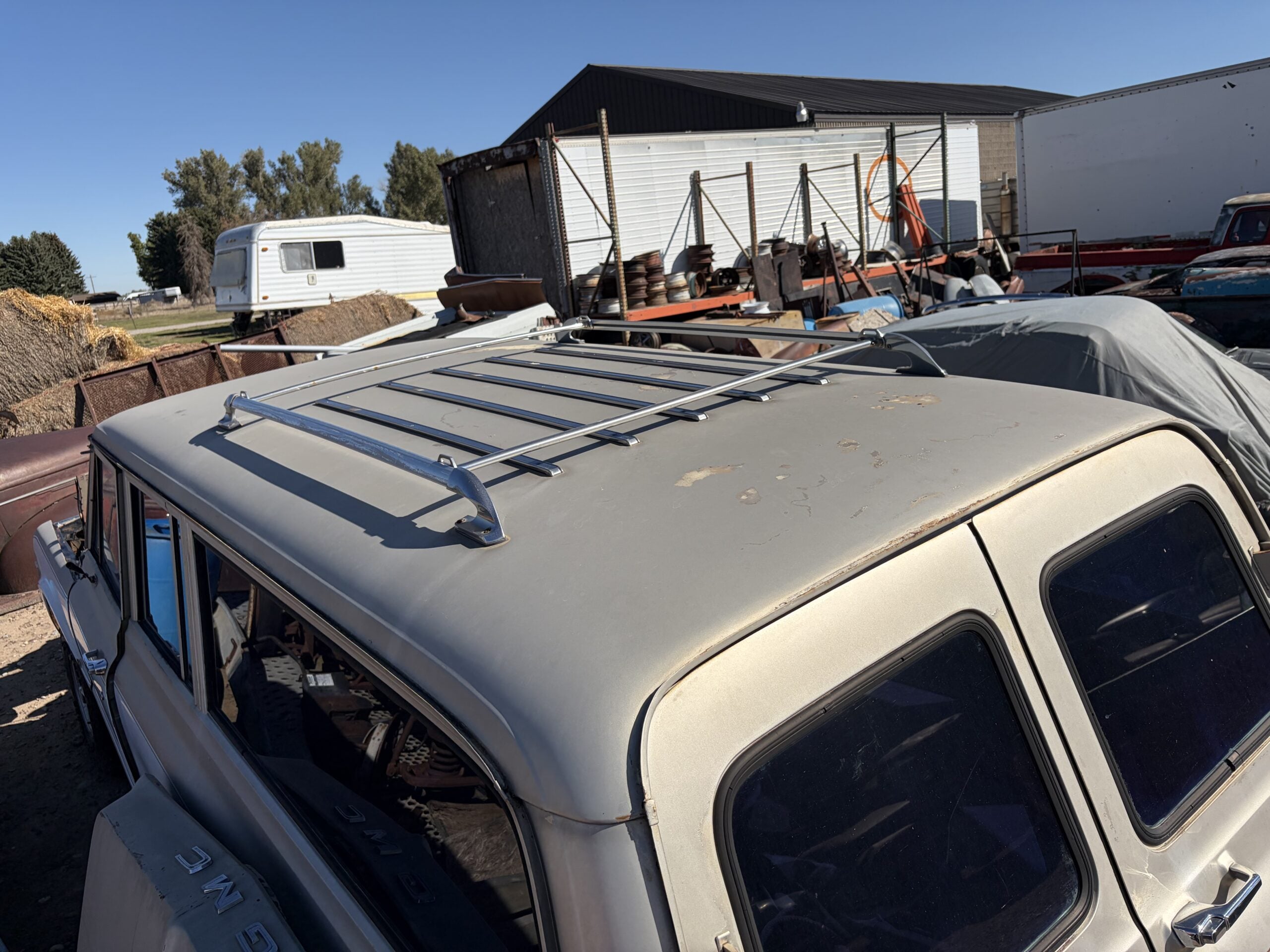 
								1970 GMC 3-door Suburban 4×4 full									