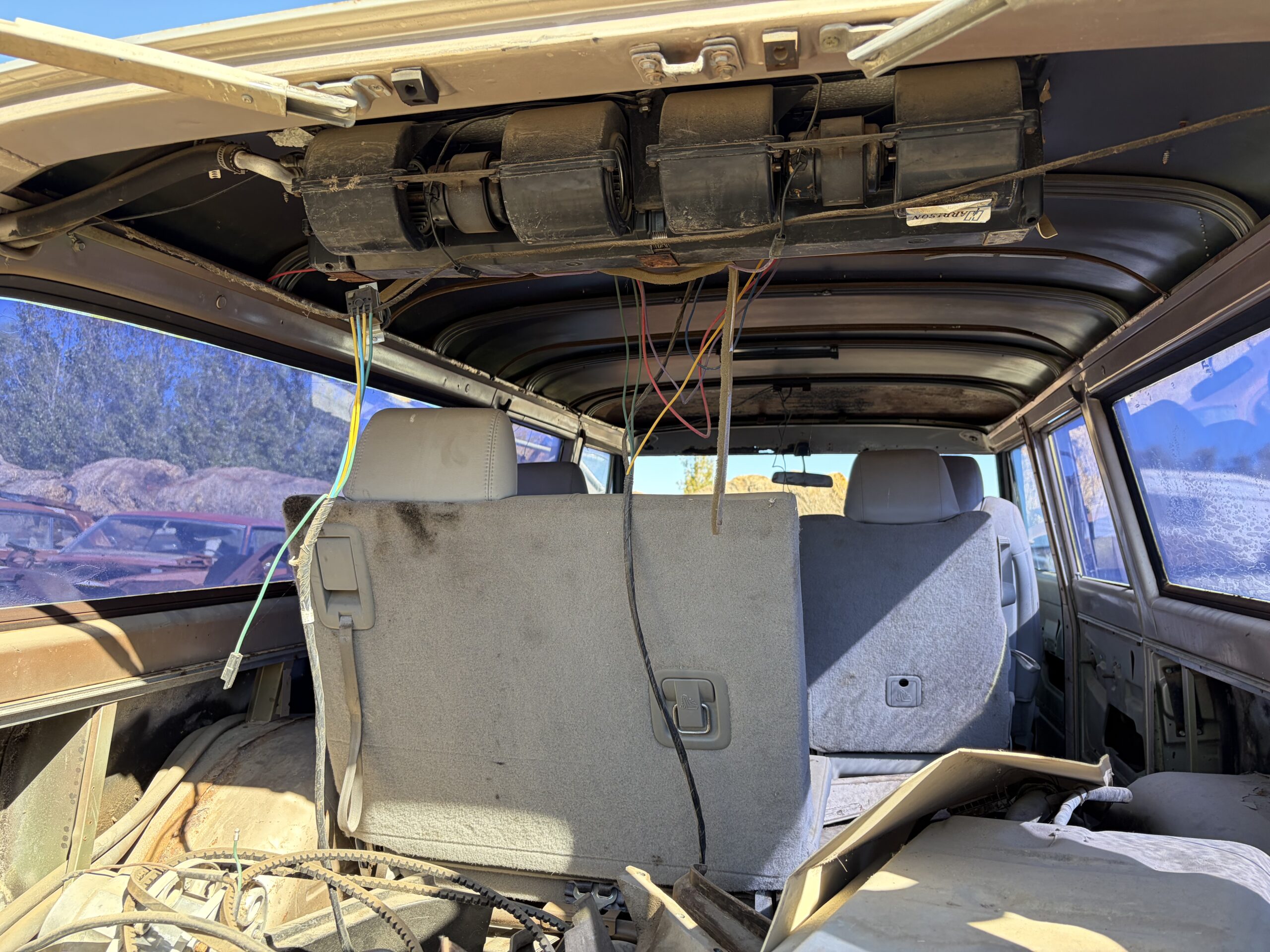 
								1970 GMC 3-door Suburban 4×4 full									
