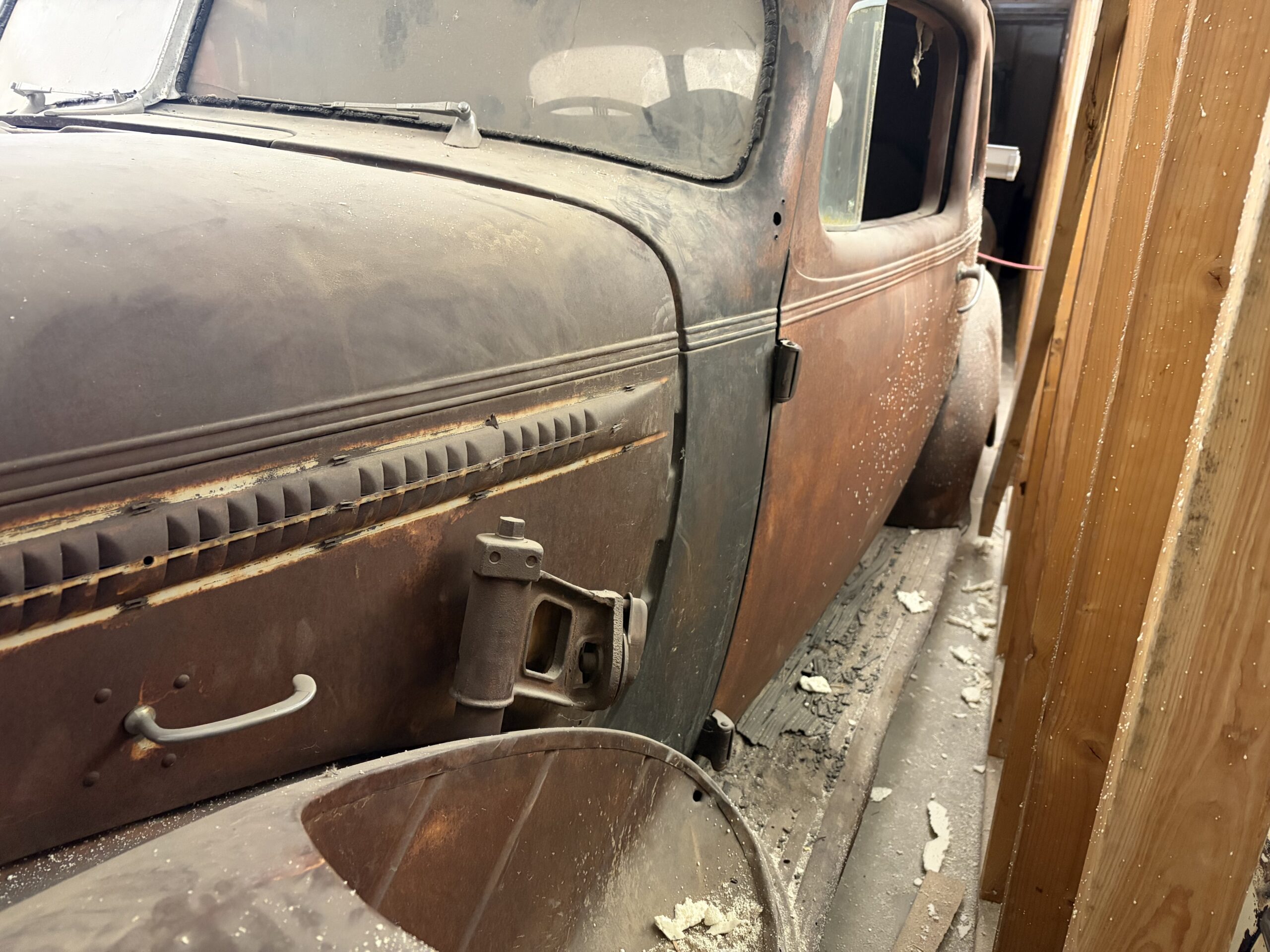 
								1937 Hudson Terraplane Coupe full									