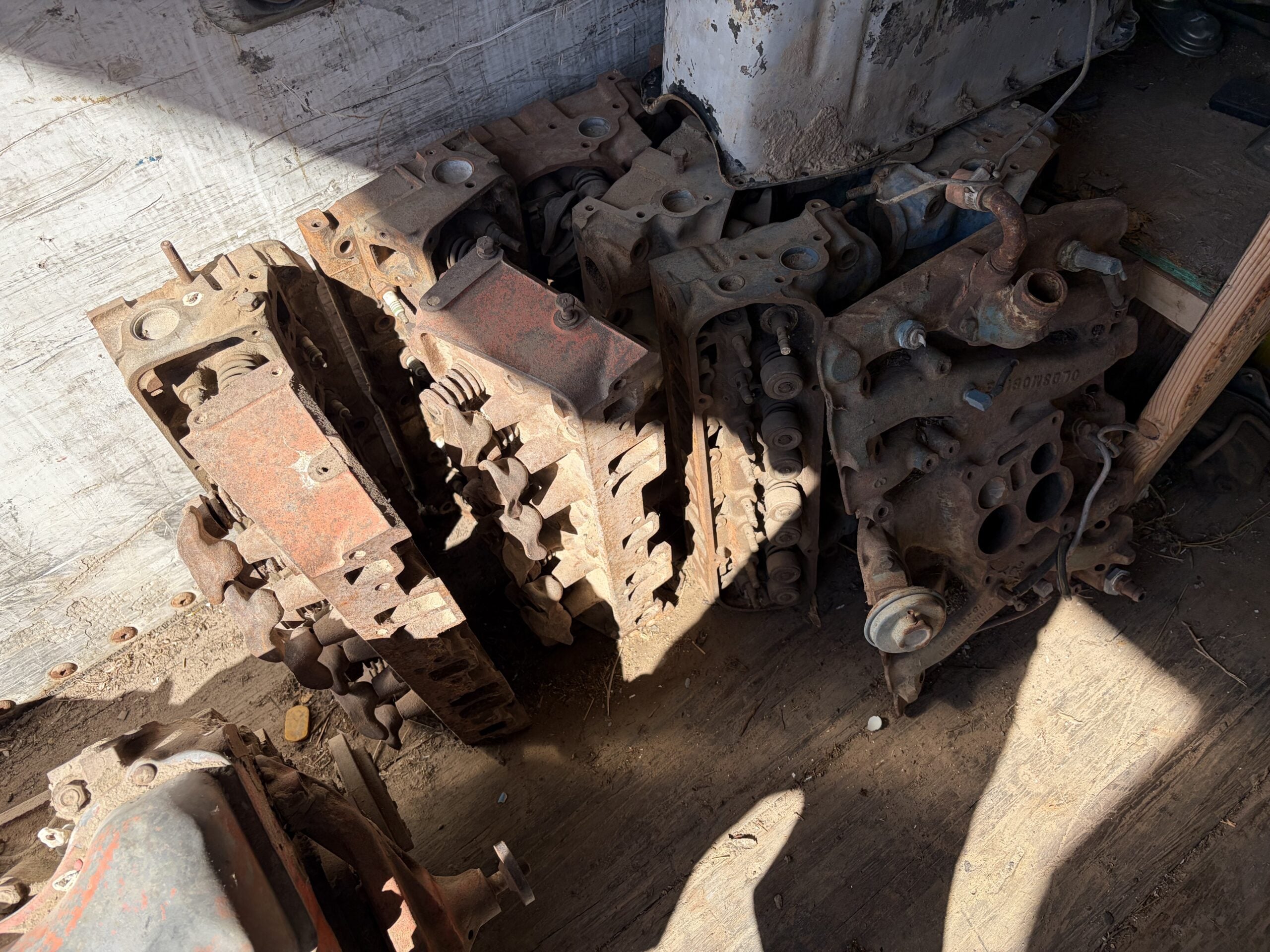 
								Many parts and engines full									