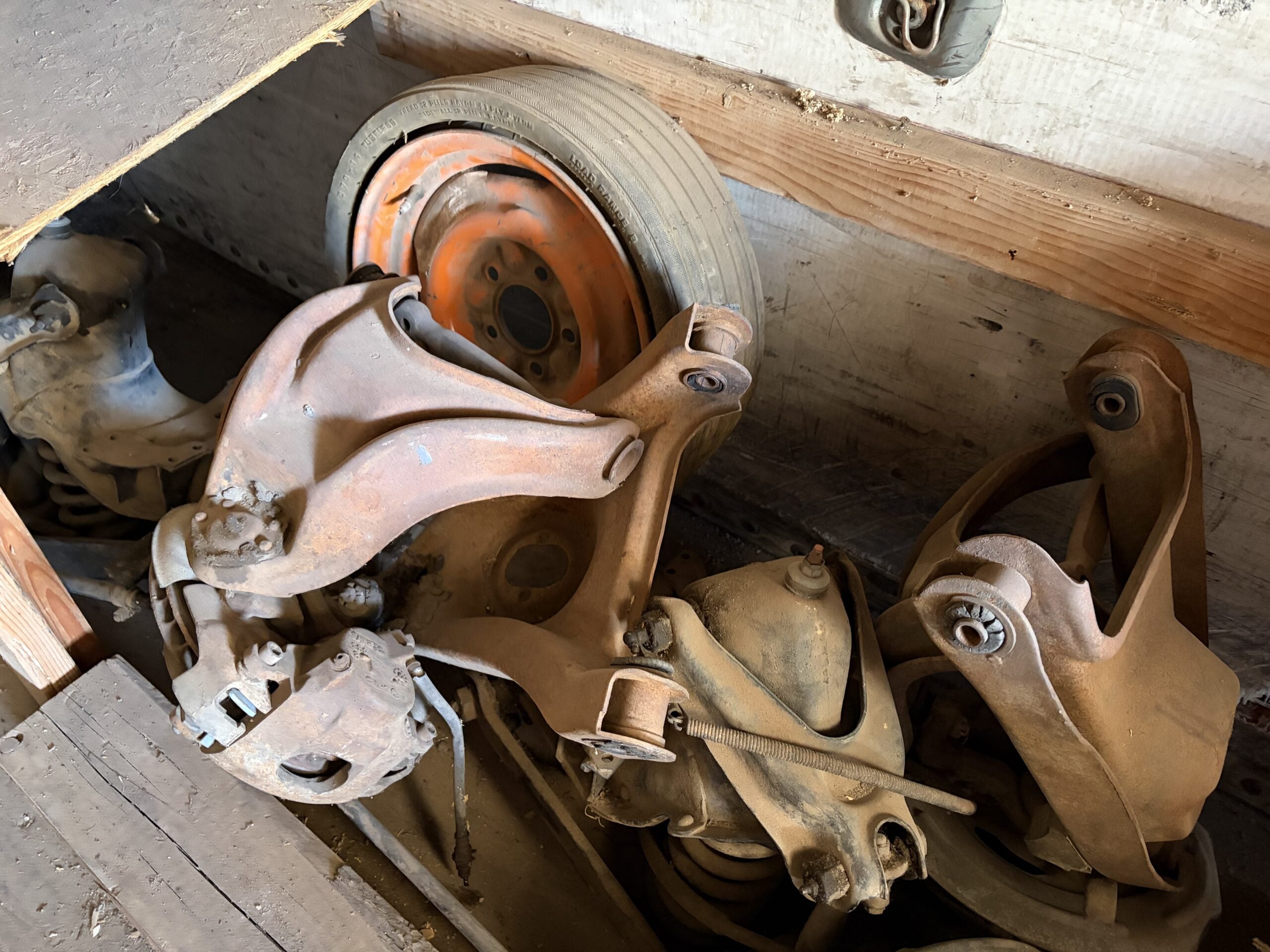 
								Many parts and engines full									