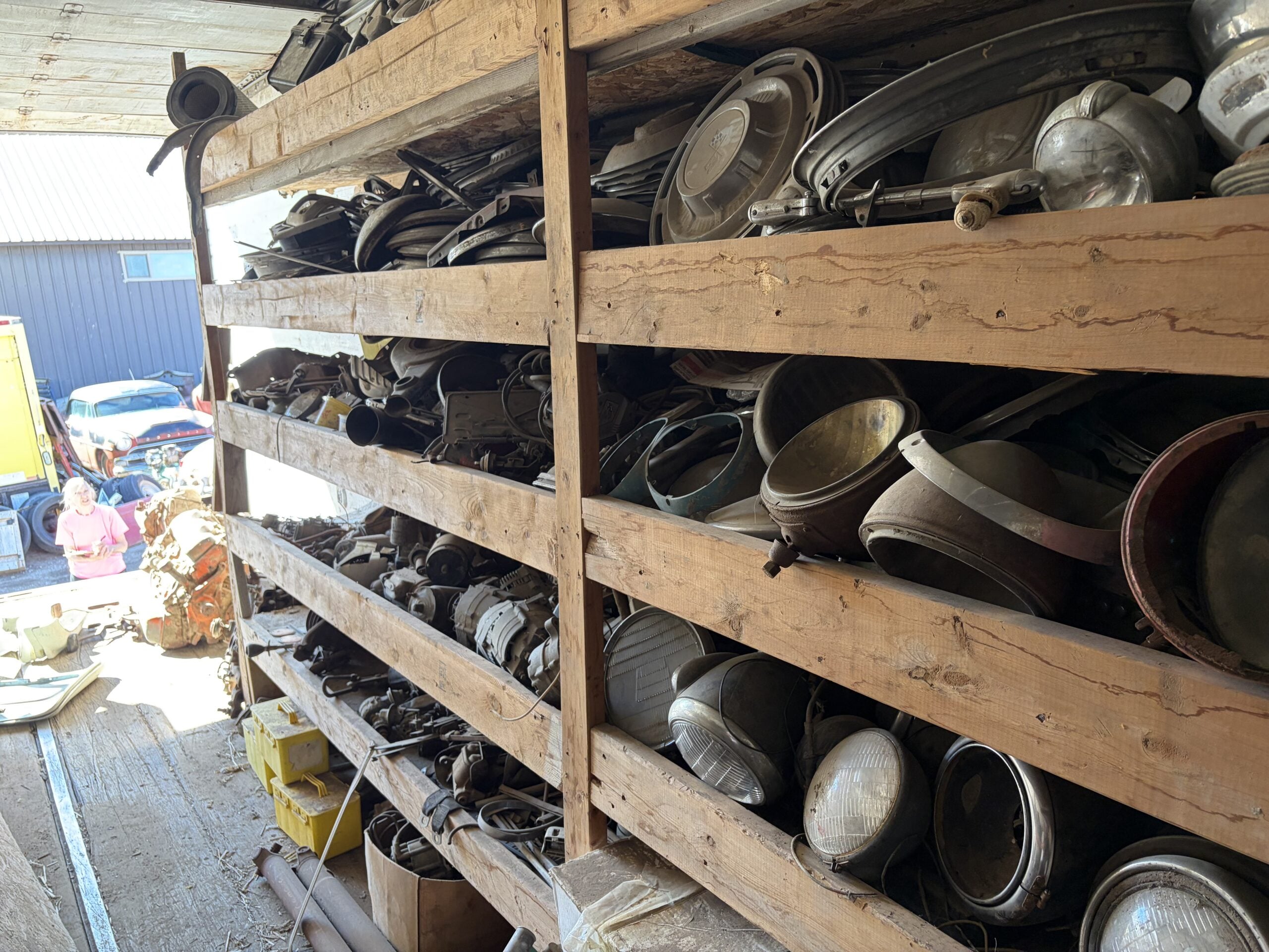 
								Many parts and engines full									