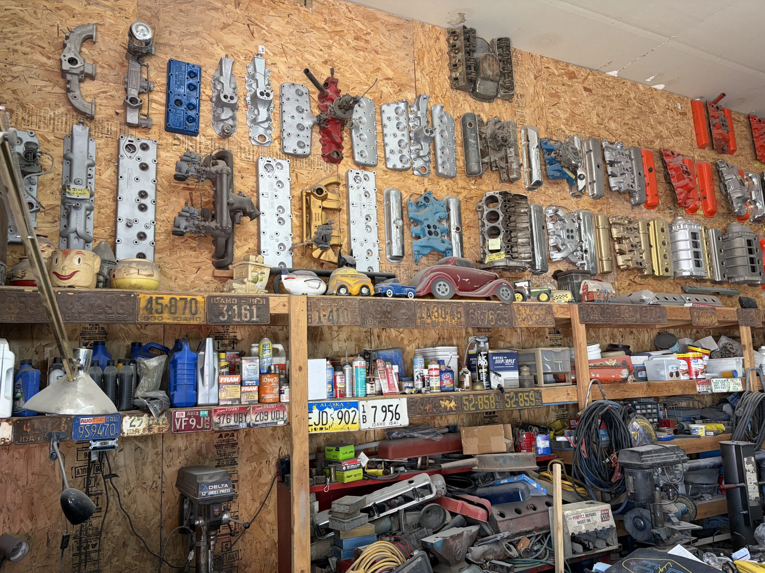 
								Many parts and engines full									