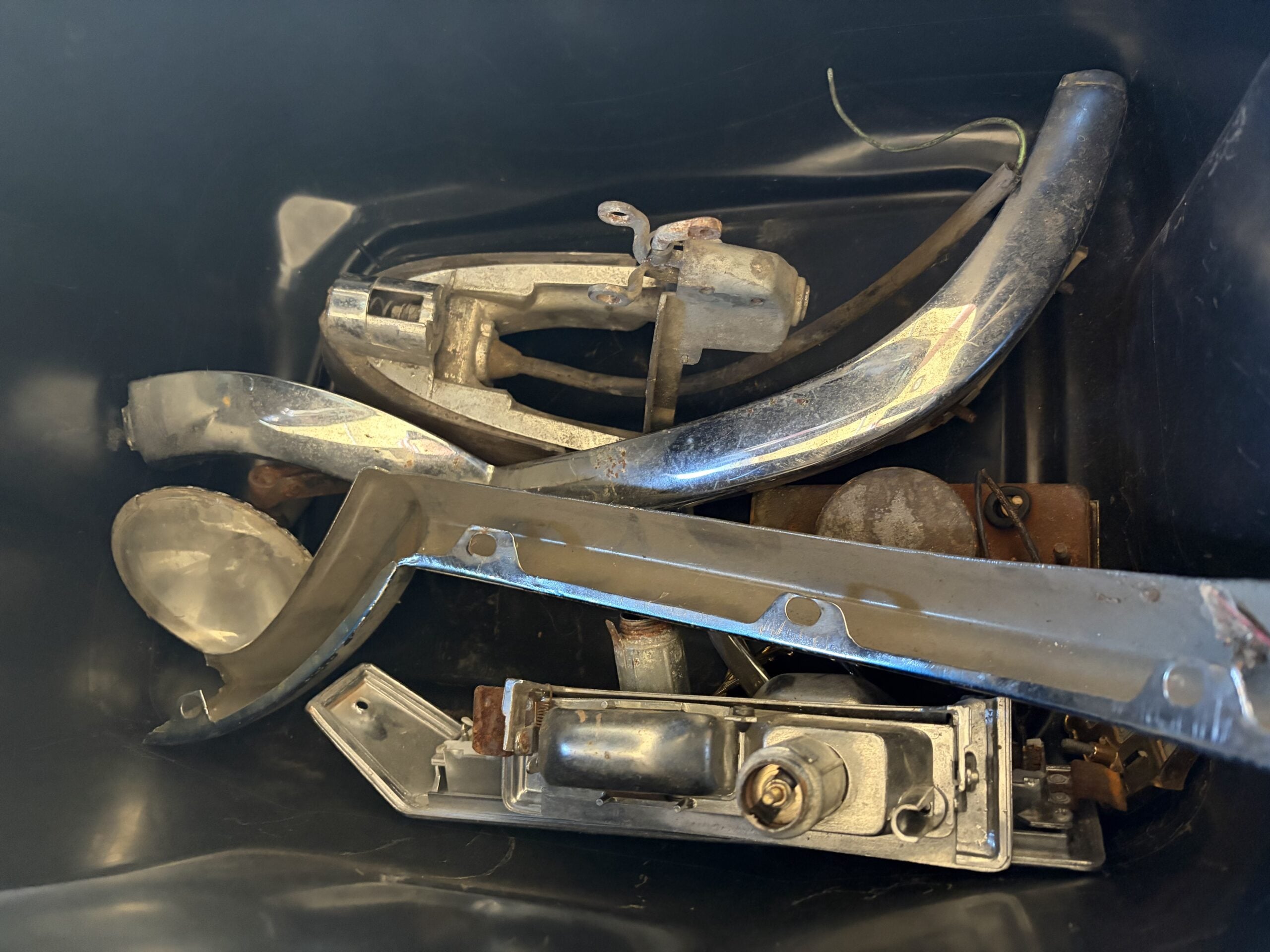 
								Many parts and engines full									
