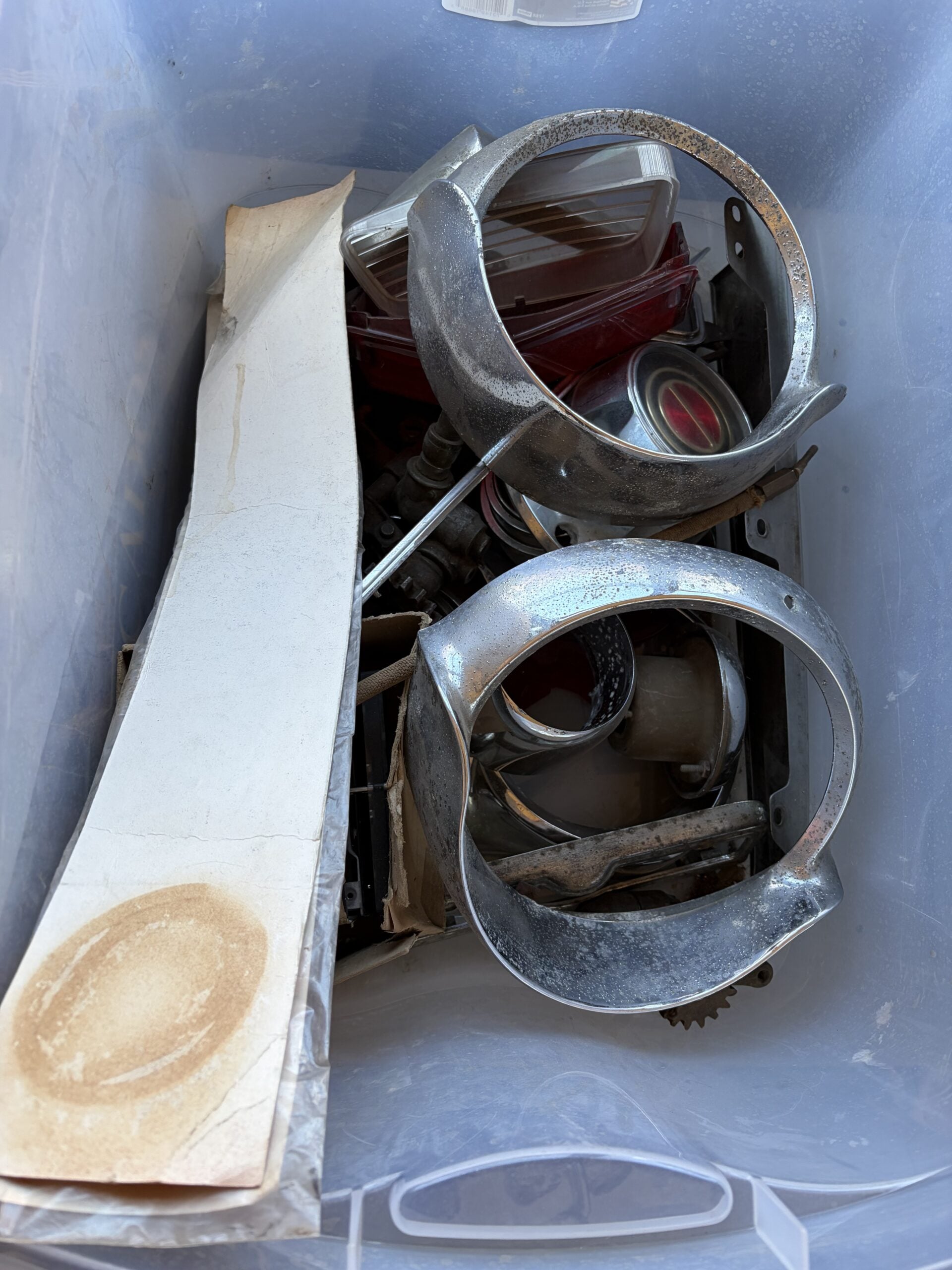 
								Many parts and engines full									