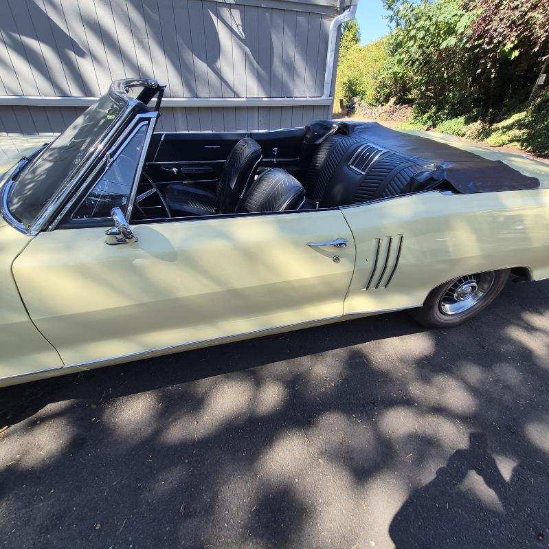 
								1966 Pontiac 2+2 Convertible full									